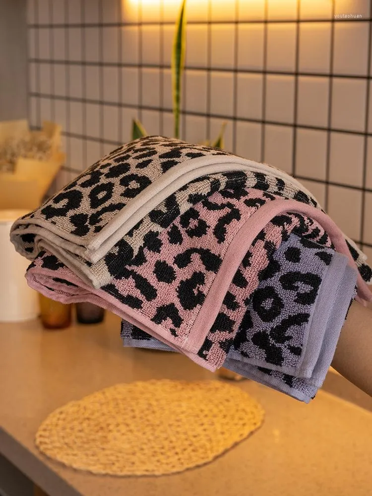 タオルヒョウシリーズピュアコットンフェイス洗浄家庭の女性レトロ高品質の成体吸収