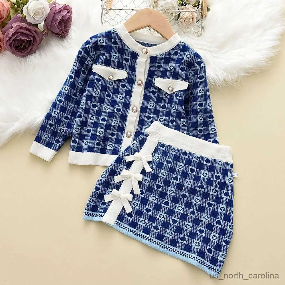 Girl's jurken kinderen meisje pastoraal gebreide set kleding kleding voor babykinderen herfst winter prinses mode casual schattige boog top+korte jurk r230816