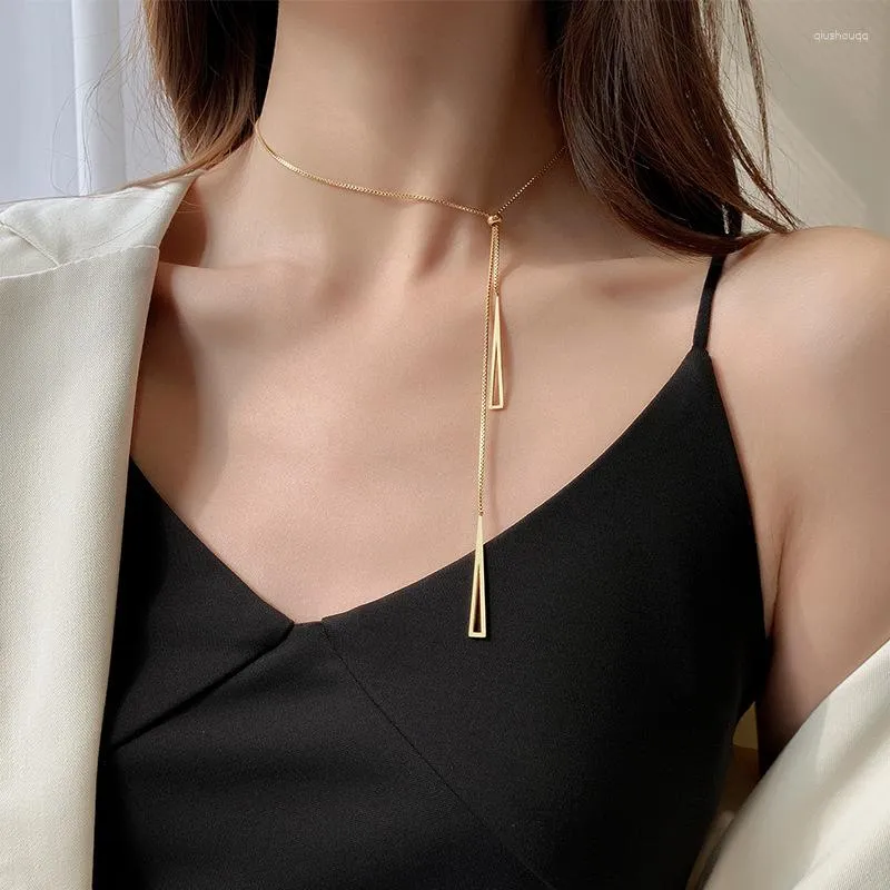 Anhänger Halskette Kisswife Mode Geometrische Dreieck Halskette für Frauen Gold Farbe Edelstahl Verstellbarer Kettenleuchten Luxusschmuck