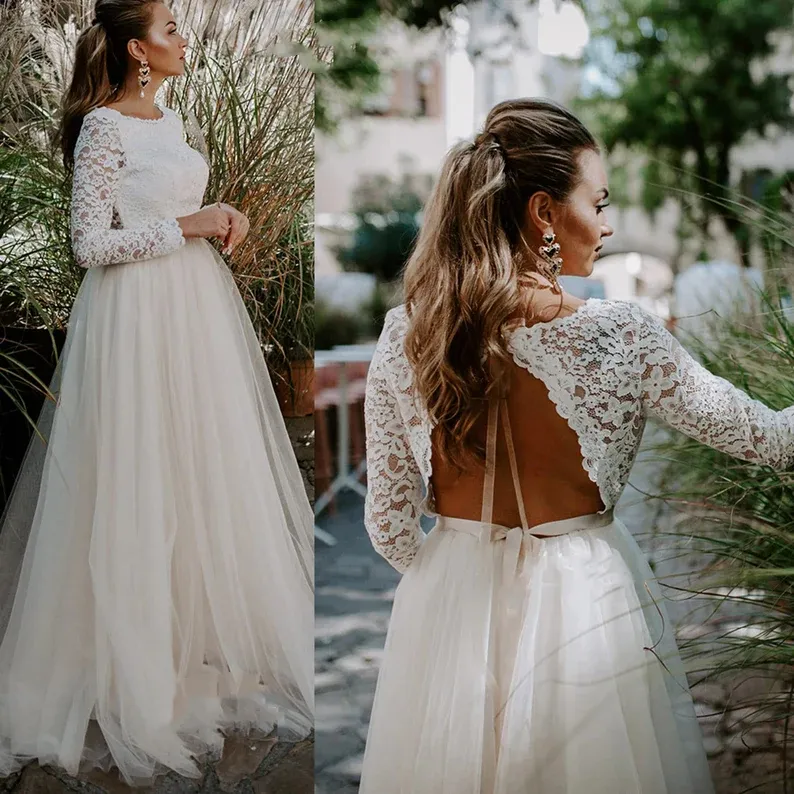 Elegant Backless Lace Tulle Bohemian Wedding Dress with Long Sleeves