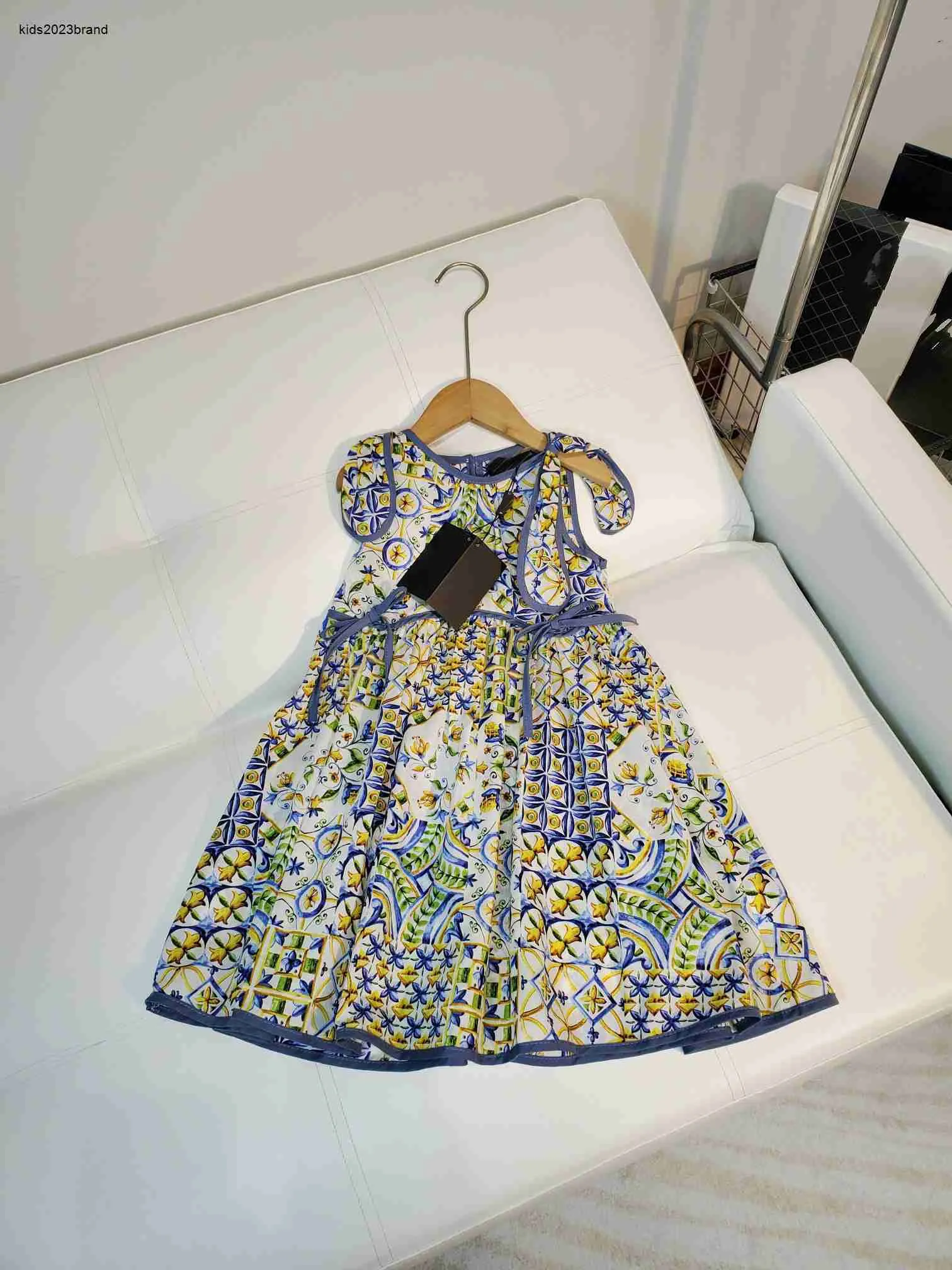 Designer babykläder ärmlös design flickor klänning storlek 100-150 cm fluga slips dekoration barn klänning bomullsfärg barn kjol juni21