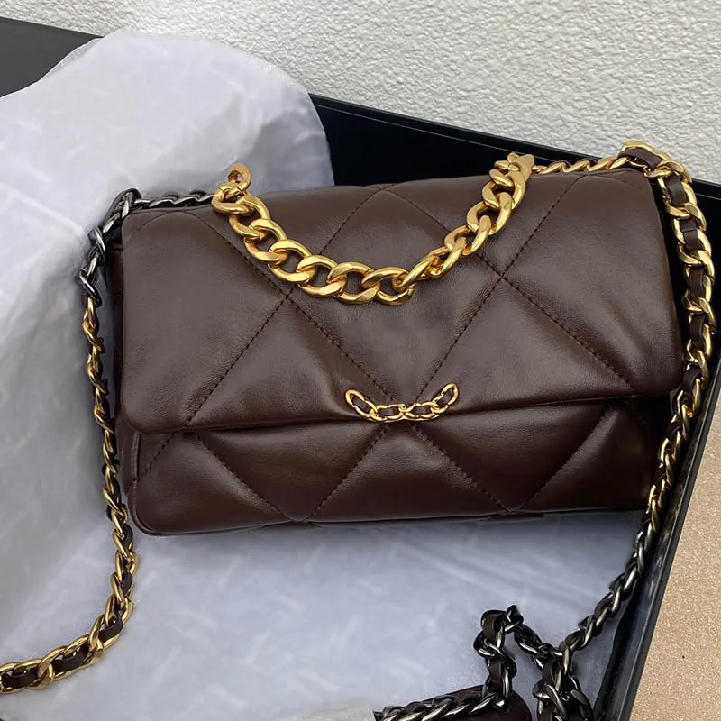 Draagbare grote capaciteit vrouwen schoudertas bruin lederen gewatteerde gouden hardware crossbody luxe handtas klassieke flip munt portemonnee outdoor fanny pack card houder 26 cm