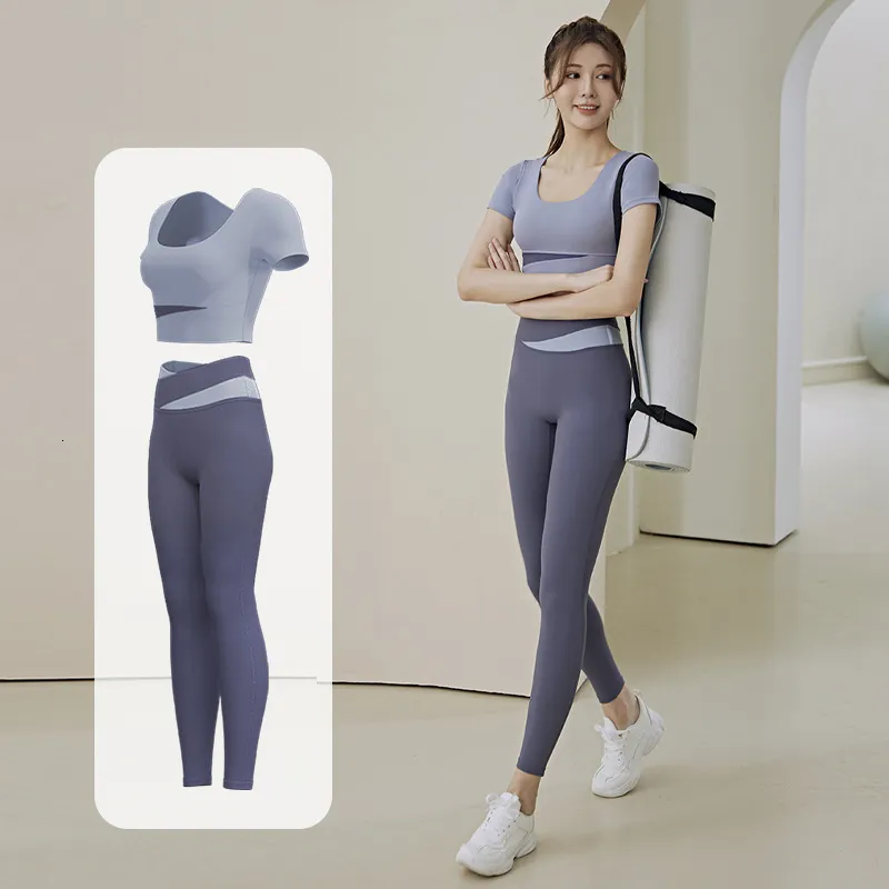 Yoga Outfits Two Piece Seamless Yoga Set Women Sportswear Suit Outfit Short Sleeve Gym Leggings With Bra Pants Sports Bra Shorts Fitness 230817