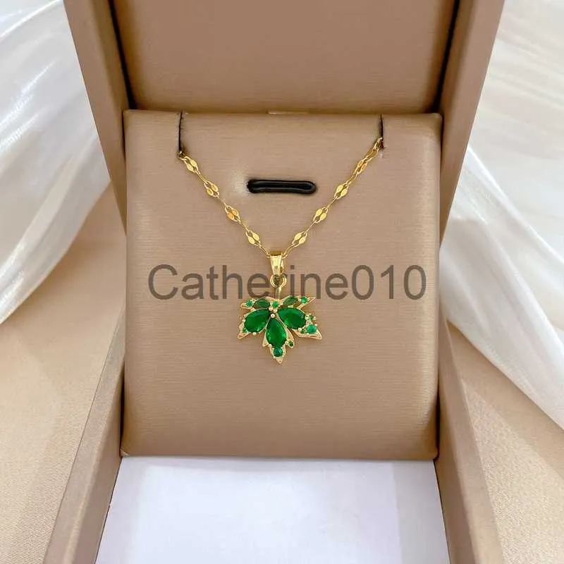 Pendant Necklaces Zircon Green Maple Leaf Necklaces For Women Gold Color Stainless Steel Maple Leaf Pendant Necklace WeddParty Jewelry Gift J230817