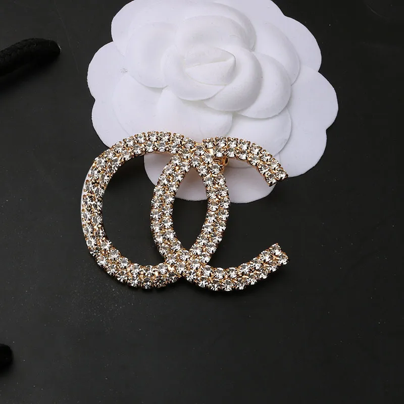 Designer Brooch Luxury Jewelry Femmes Broches Brooches Fashion Pearl Diamond Brooch Wedding Party Gift