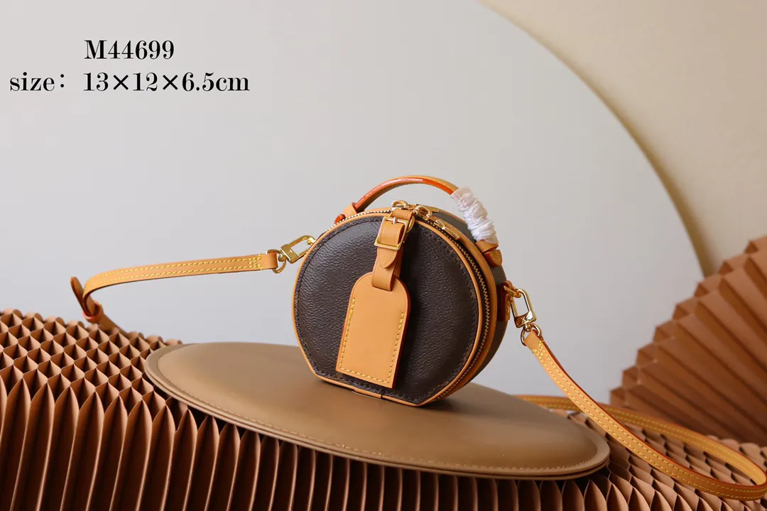 10A Mini Top Quality Designer Boite Chapeau Shoulder Bag Round Cake Handle Handbag Handbag Women's Genuine Leather Luxury Letter Printing Versatile Crossbody Bag