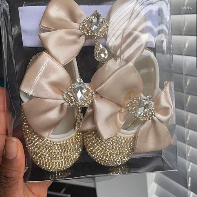 Första Walkers Dollbling Butterfly Baby Shower 1st Birthday Spädbarn Little Girl Luxury Diamond Shoes pannband Set Dop