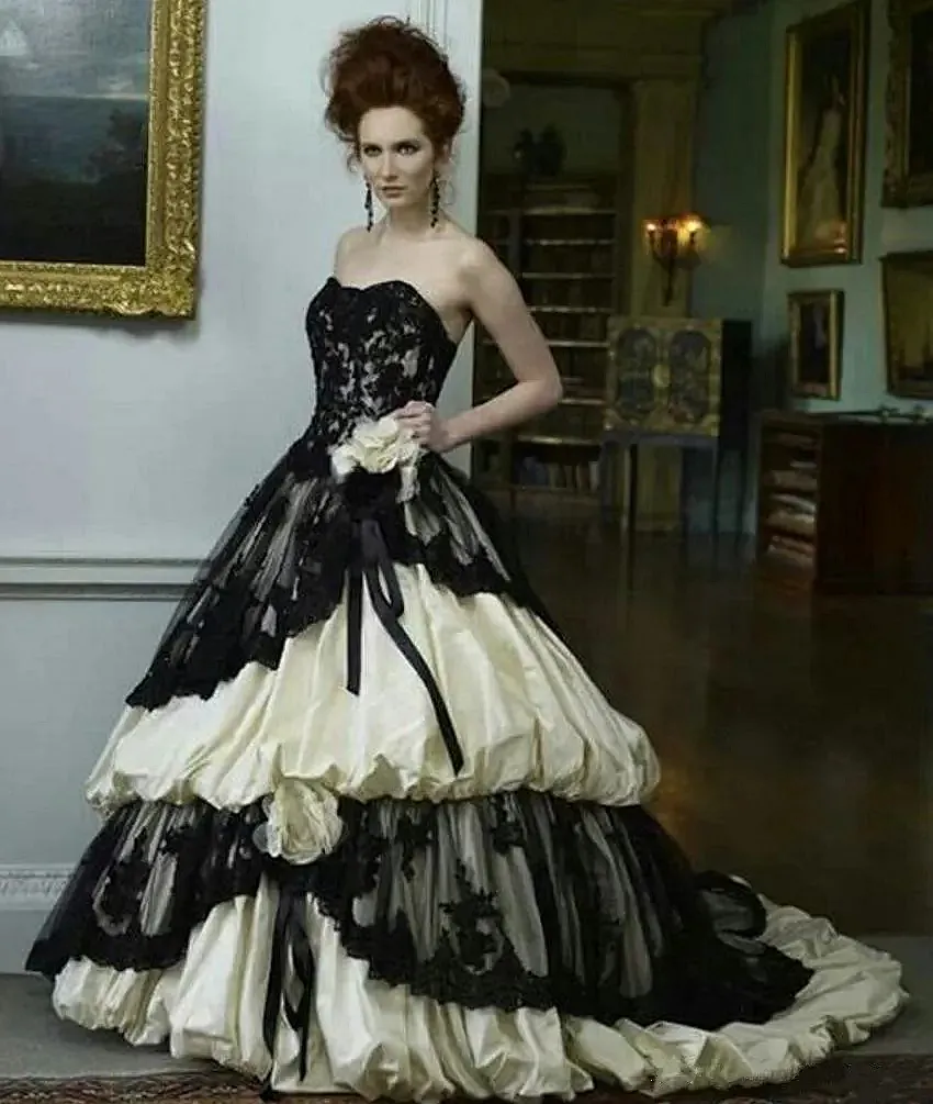 Vestido De Noiva Princesa Com Saia Em Camadas E Bordas Economize