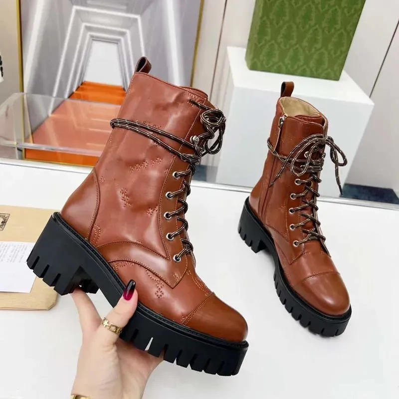 Designerskie buty kobiety Martin platforma Czarna skórzana haft haftowy moda Kowską koronki upo-up 6 cm Jedyne zimowe kostki czarne białe brąz