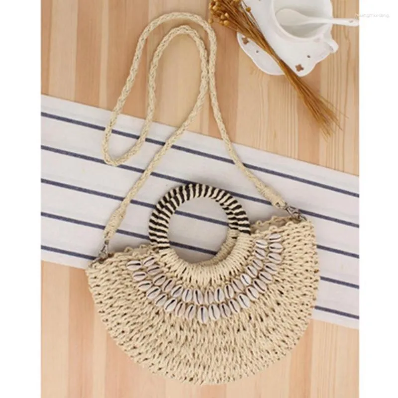 Abendtaschen Einfacher Stil Halbkreis handgeschützter Stroh gewebter Beutel Hand-Sewn Natural Shell Holiday Beach weiblich