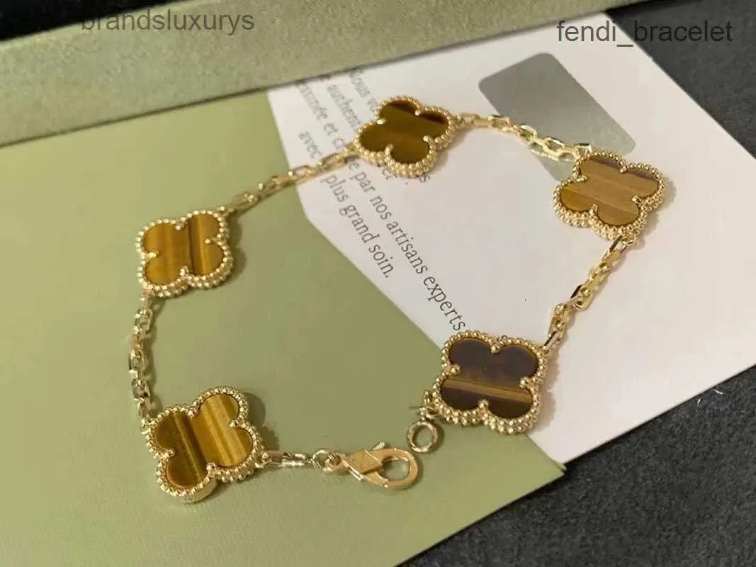 Designer Armband 2023 Van Clover Armband 18K Gold Love Bangle Pendant Sparkling Crystal Diamond Party Jewelry