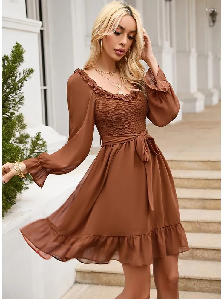 Lässige Kleider koreanischer Stil süßer Rüschen Mini Kleid Flare Langarm Verband Schlanker Taille Elegantes braunes Märchen -Outfit