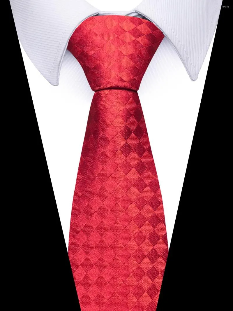 Papillaggio seta marchio di seta uomo di alto livello 8 cm 60 colori Accessori per abiti a quadri rossa in rosso adatta per le vacanze del matrimonio