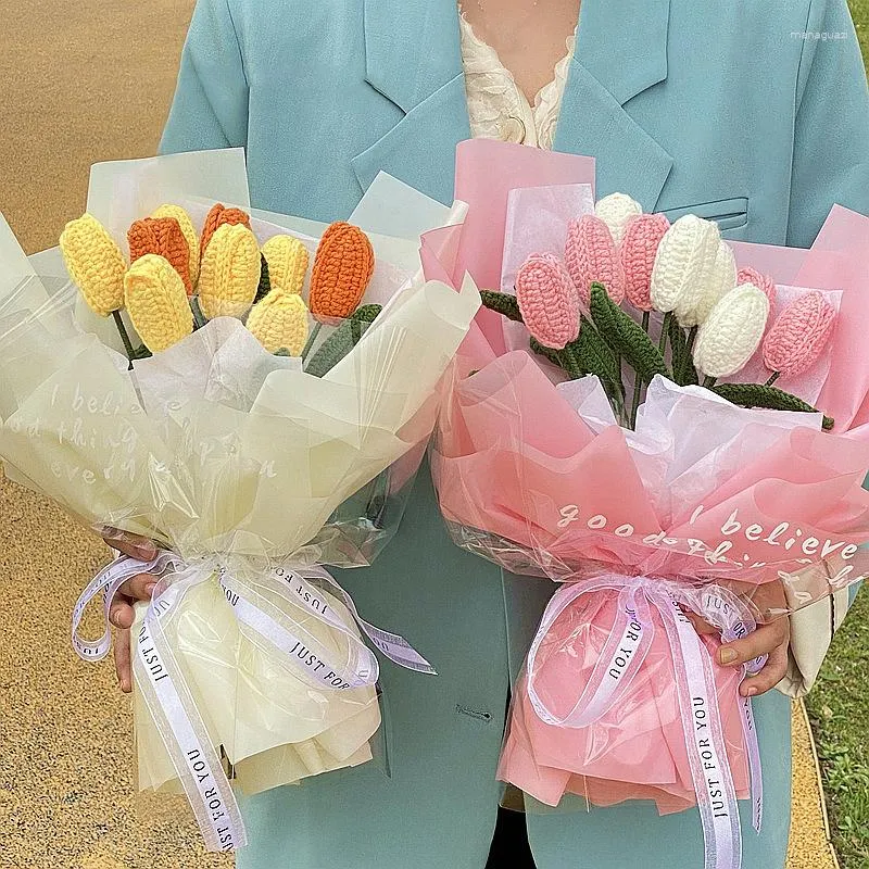 Flores decorativas Tulipanes tejidos a mano Tabla de hogar falsa de punto a mano creativo Decorar el regalo del Día de la Madre de San Valentín