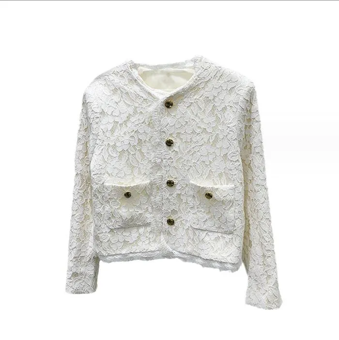 816 2023 Herfstmerk dezelfde stijl jas witte lange mouw jas crew nek kanten knop mode luxe dames kleding xue