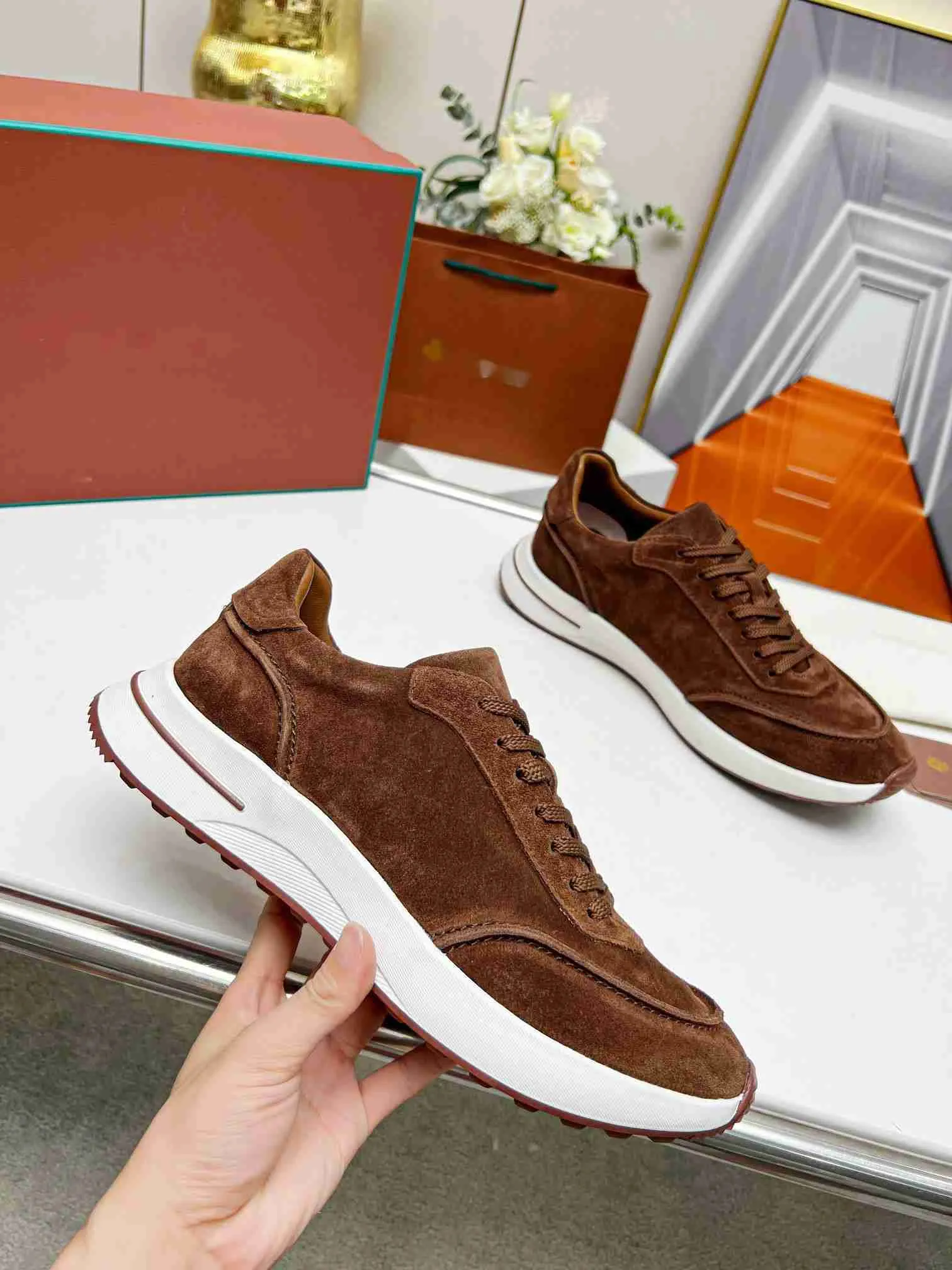 التصميم الفاخر رجال فستان الأحذية الدانتيل أحذية رياضية المشي nubuck رجل الرجال العداء mocassin حذاء بالإضافة إلى حجم 45 46 hombre