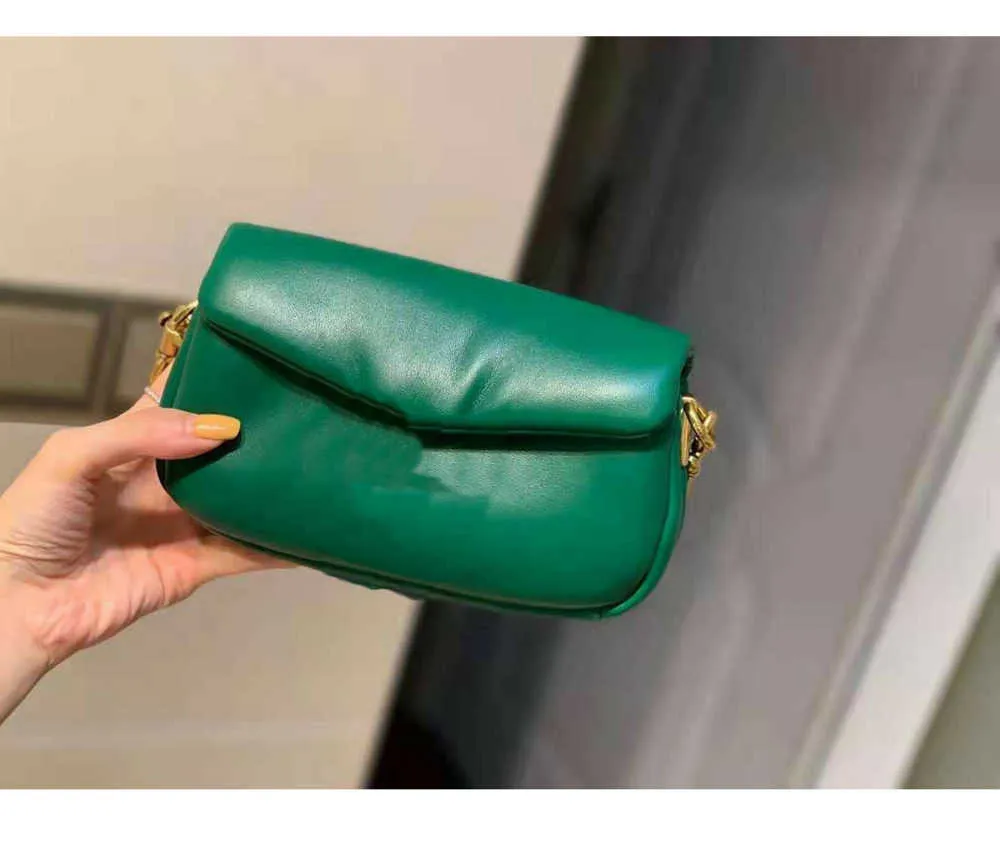 Toppdesignerbubbla kvällsmat Soft läder axelväskor bokstav spänne baguetter gratis fartyg ren kors kropp berömda kvinnor handväskor mode plånbok purse retro moln