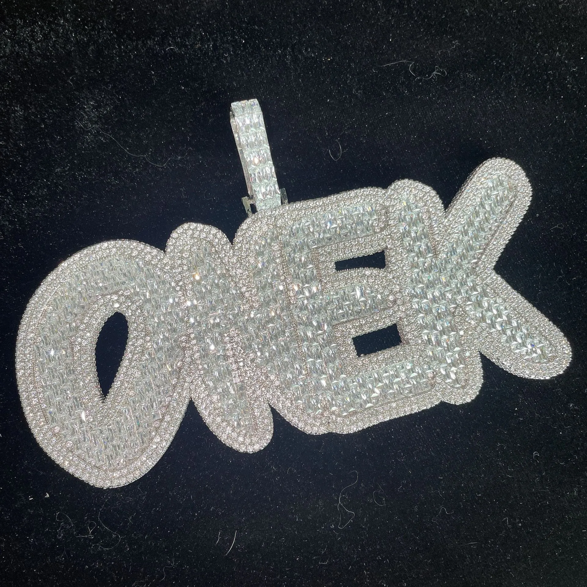 Aangepaste topkwaliteit hiphop ijskoud diamant zirkoon alfabet charme heren dames hiphop sieraden