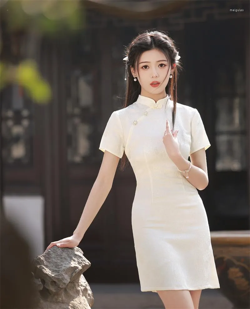 Roupas étnicas elegantes retrô de manga curta jacquard mini chheongsam botões artesanais femininos qipao