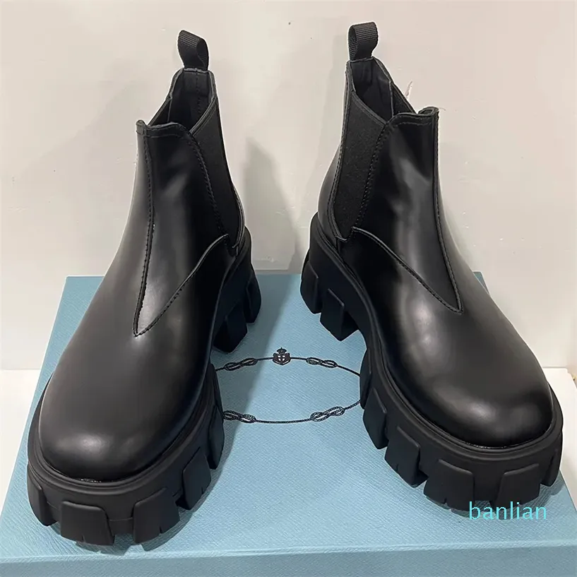 Botas de couro Chelsea pretas com elástico Gusset Light Rubber pndela Colo