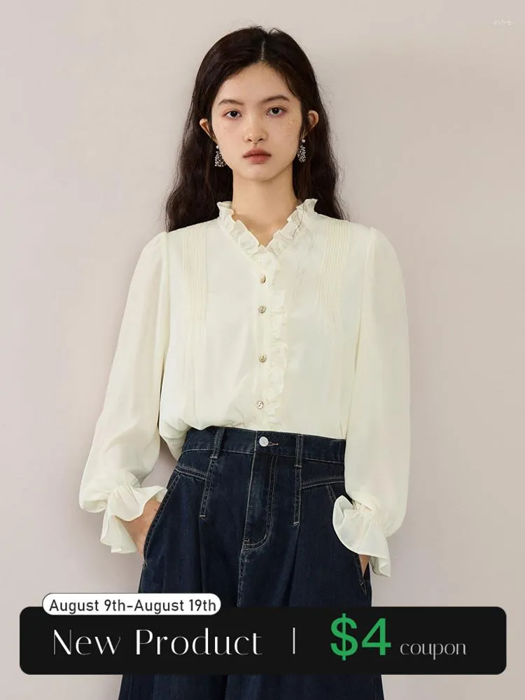 Kvinnors blusar Ziqiao French Style Pending Wood Ear Chiffon White Shirt for Women Autumn High-End Elegant V-Neck Simple Top Female