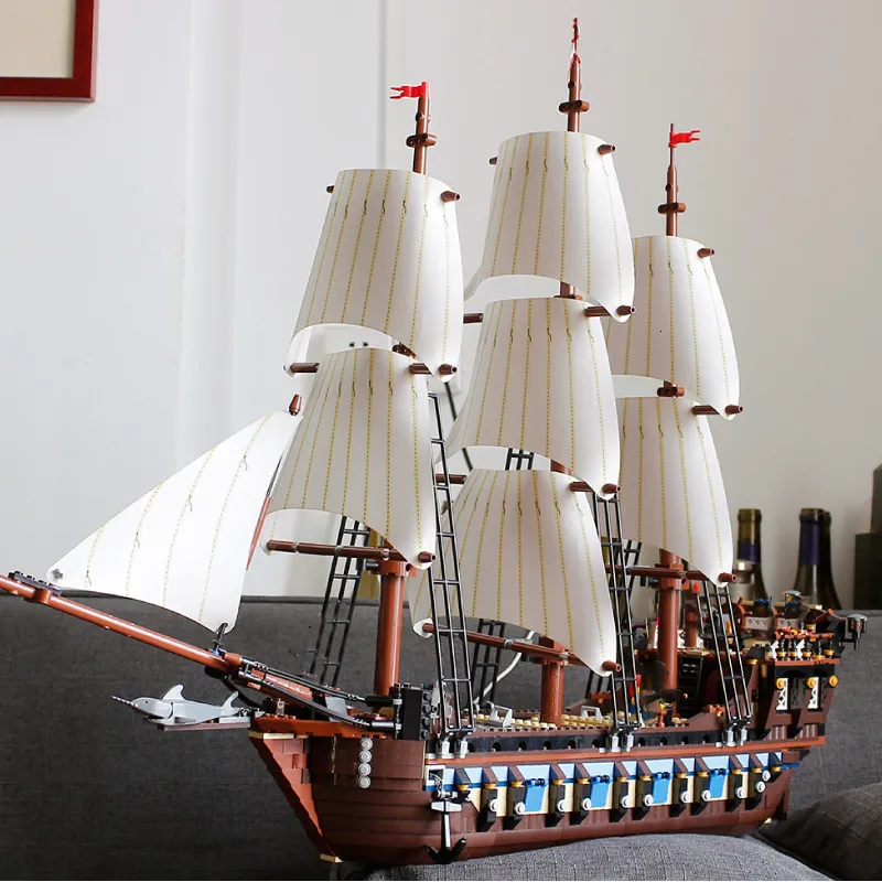 DHgate Pirate Ship Flagship Building Blocks Set Compatible with Lego 10210 70810 4184 4195 71042 Black Pearl Silent Mary Model Kit Toys Gifts