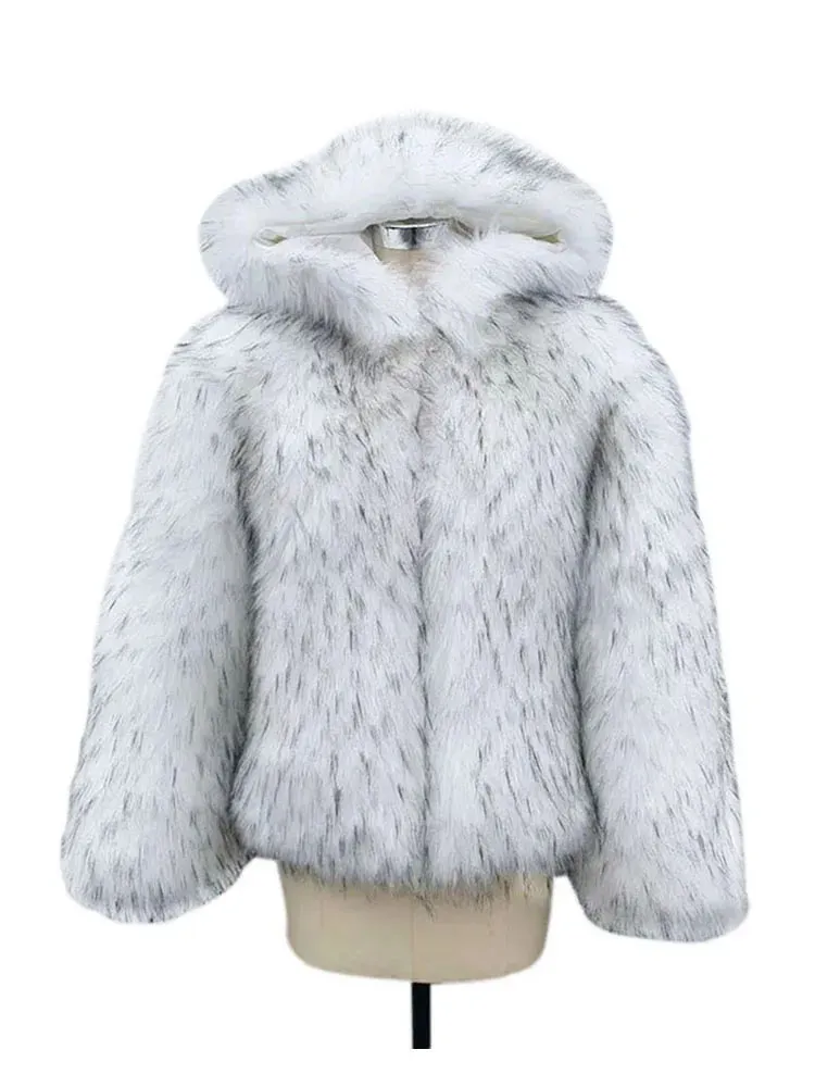 2023 Dicke warme Winterjacke Frauen Mode Faux Waschbär Silber Fox Fellmantel Kapuze flauschiger Kunstpelzjacke Frauen Outwear Outwear