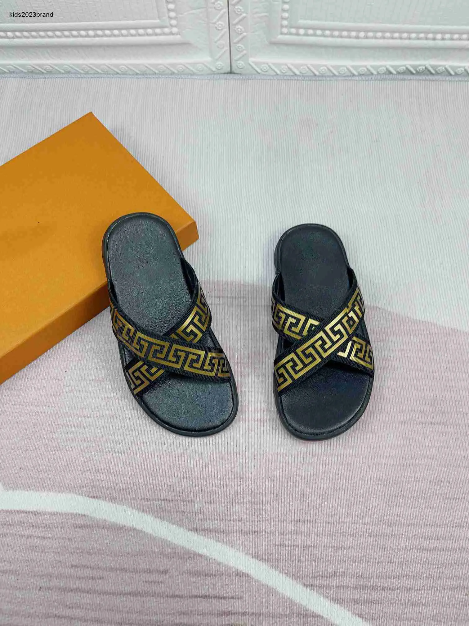 Designer glides Kids Sandals Letter Gedrukt Cross Woven Tape Baby Slippers Maat 26-35 Zomer Kindschoenen Doosverpakking juni21