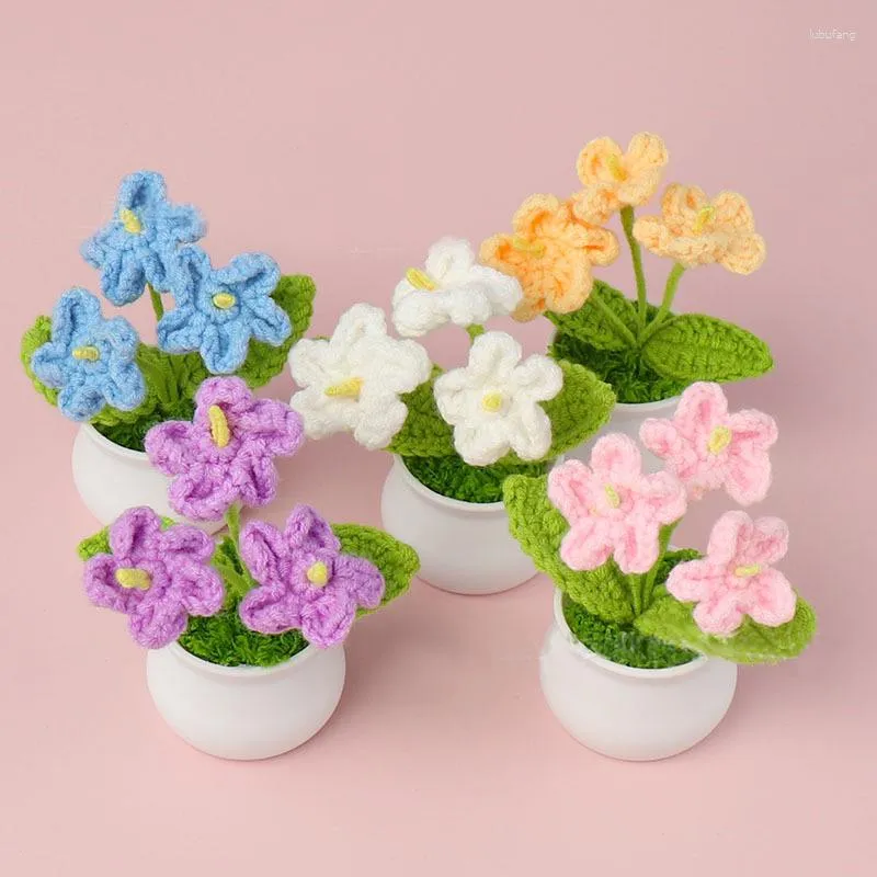 Dekorative Blumen Mini handgefertigtes Häkelblumblume künstliche Mode Home Office Desk Decor Teacher Day Geschenk Hochzeitsfeier Origination