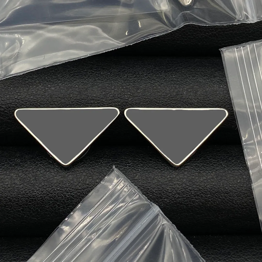 ピアス Inverted Triangle Stud Earrings #3195 18K Gold Plated Titanium Inverted Triangle Stud Triangle