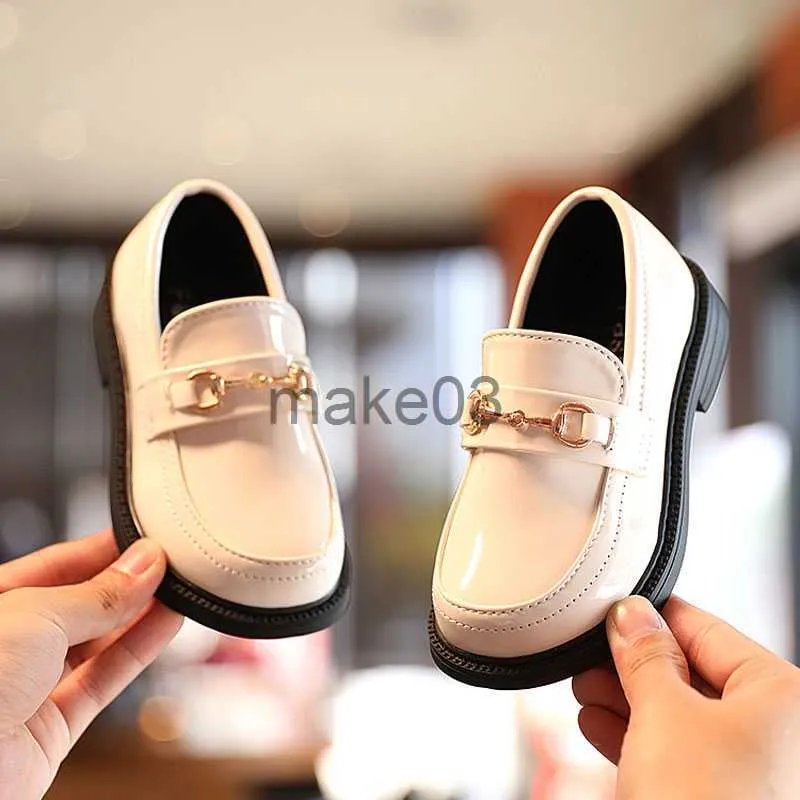 Sneakers Kids Patent Leather Shoes SlipOn Boy Girl Square Heel Round Toes Shoes 2021 Autumn Retro Loafers Shoe Casual Walk 2136 J230818