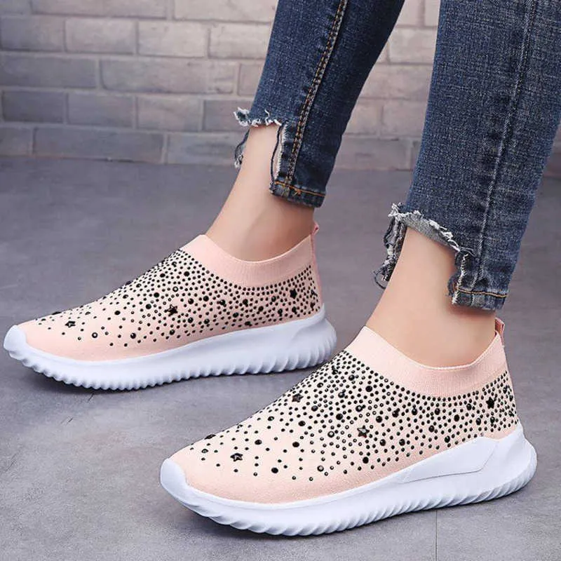 Löpskor Kvinnor Rhinestone Sneakers Crystal Vulcanize Woman New Bling Soft Sole andningsbara damer Casual Flats Loafers 210811