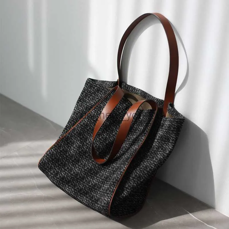 Totes 2023 Tote Luxury Designer Tote для женщин с большим количеством мягкой сумки для плеч Портативная сумочка подходит для всех сезонов HKD230818