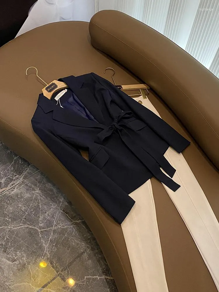 Abiti da donna 2023 Lady Elegant Office in stile Casualmente Wear Weeve Donne a maniche lunghe Donne Solid Slim Adated Blazer