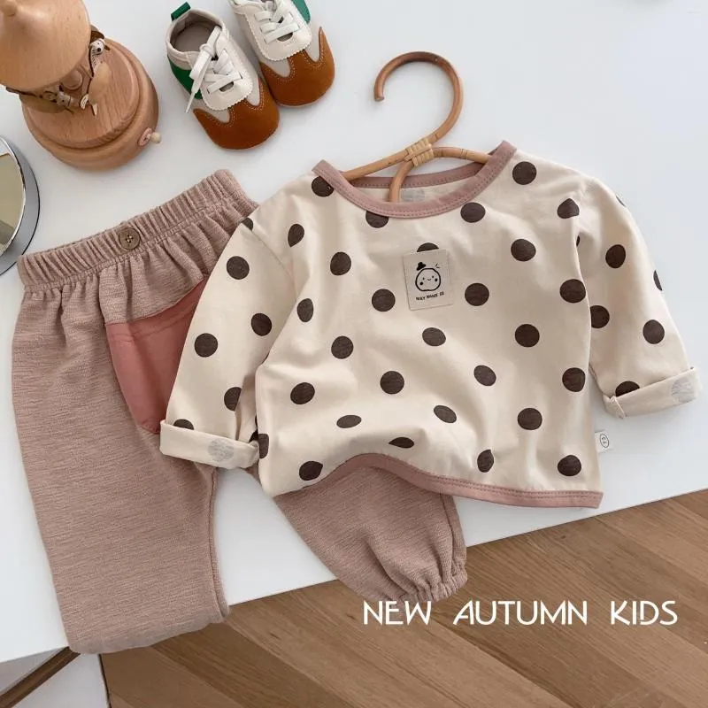 Kledingsets Kinderpolka Dot T-shirt Super schattige grote PP-broek 0-3 jaar oude jongen's eenvoudige Koreaanse versie 2-delige 2023 herfst