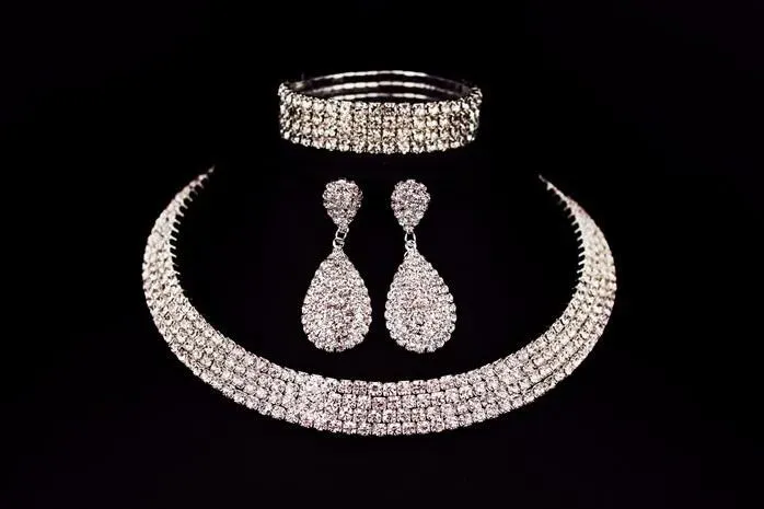 Hot Selling Bride Classic Rhinestone Crystal Choker Necklace Earrings And Bracelet Wedding Jewelry Sets Wedding Accessories Bridal Jewelry
