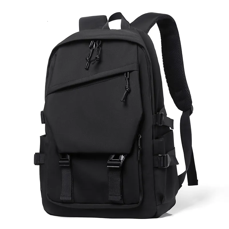 Backpack with many compartments discount