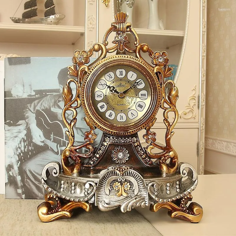 Table Clocks European Style Desk Clock Retro Living Room Mute Bedside Tabletop Creative Ornaments Decorative Quartz Vintage