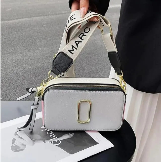 Designer Women Tassen Nieuw 2023 Contrast Kleur Kleine vierkante tas Trend Letter Single Shoulder Messenger Bags Groothandel 20-12-7 cm M003