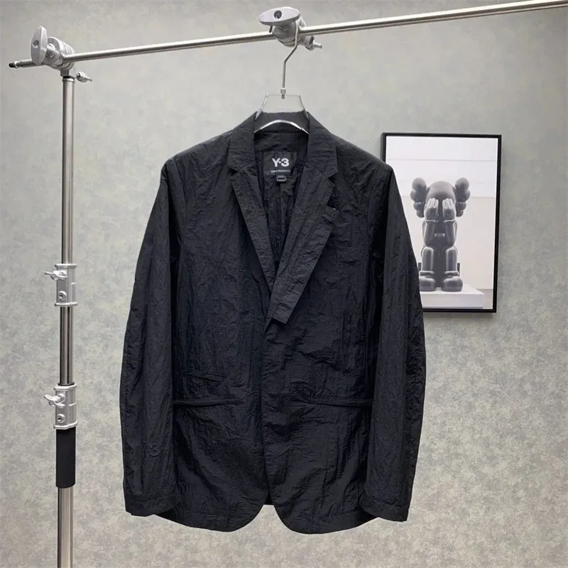 Herrenjacken Y3 Dünner Stil Mehrere Taschen Faltendesign Freizeit Vielseitige einreihige schwarze Anzugjacke 230817