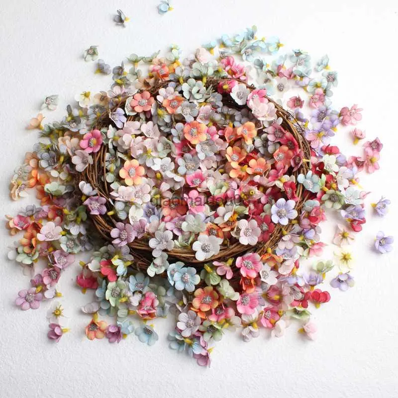 Flores decorativas grinaldas 50pcs 2 cm de margarida artificial Flor Flor Head Wedding Decoration Flower Wall Acessórios de roupas Acessórios para decoração HKD230818