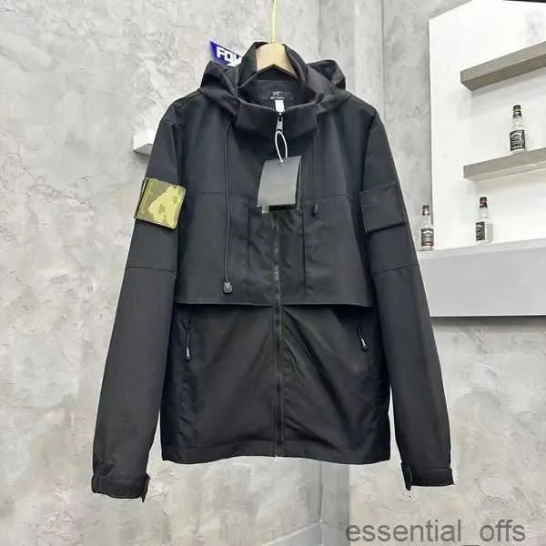 2023 Kurtki dla mężczyzn Spring and Fall Men's Casual Jacket z kurtką wiatrówką odblaskową łatką czarne pary Wodoodporna kurtka na zewnątrz z kapturem 42