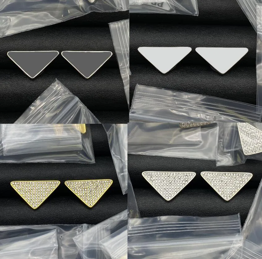 ピアス Inverted Triangle Stud Earrings #3195 18K Gold Plated Titanium Inverted Triangle Stud Triangle