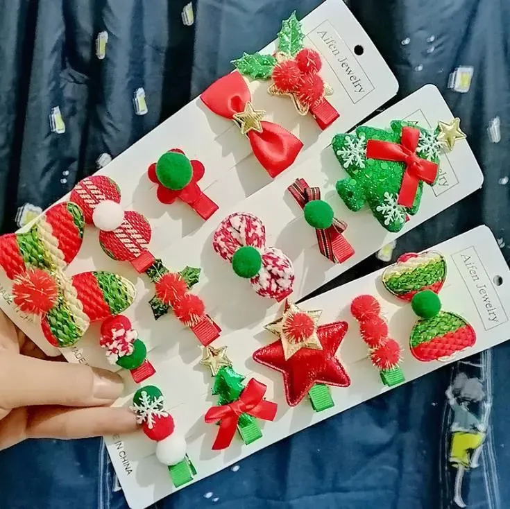 Pin 2024 Kerstmishaar hete verkoop 5 pc's / set schattige sneeuwman Santa Claus Hair Card Girls Hair Clip Accessoires op voorraad