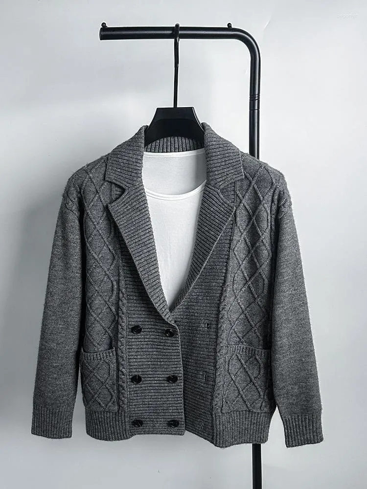 Vestes pour hommes High End Brand Lapel Mens Cardigan Pull d'automne et d'hiver Korean Fashion Pocket Design Business Casual Knited Veste
