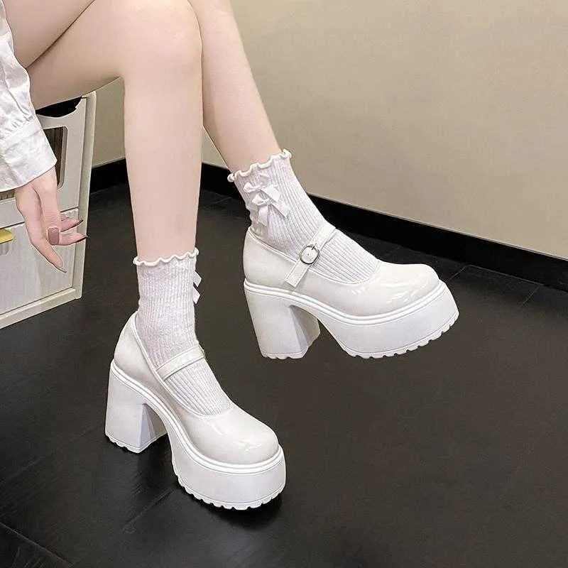 Moda White Platform Pumps for Women Super High Heels Buckle Strap Mary Jane Sapatos Mulher gótica Sapatos de festa grossos Ladies 230807