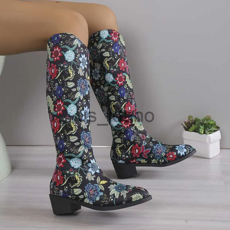 Boots Women Leather Knee Boots High Boots مطرزة بأحذية عتيقة على الطراز العرقي من الزمن الشتاء الدانتر