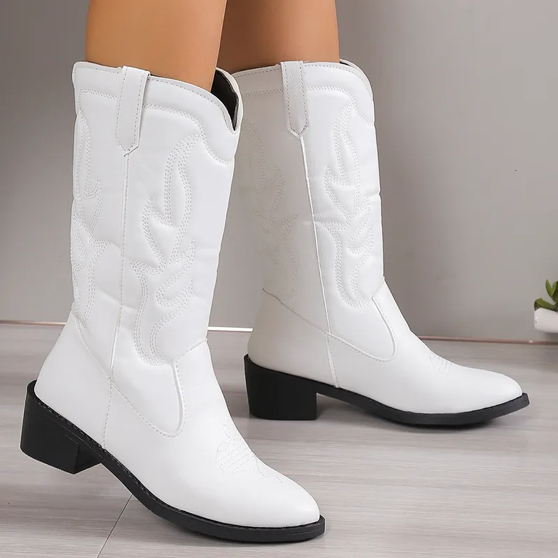 Boots White Pu Кожаный ковбой для женщин вышитый заостренный ноги Mid Mid Talf Woman Plus 43 Slipon Western Botas de Mujer 230817