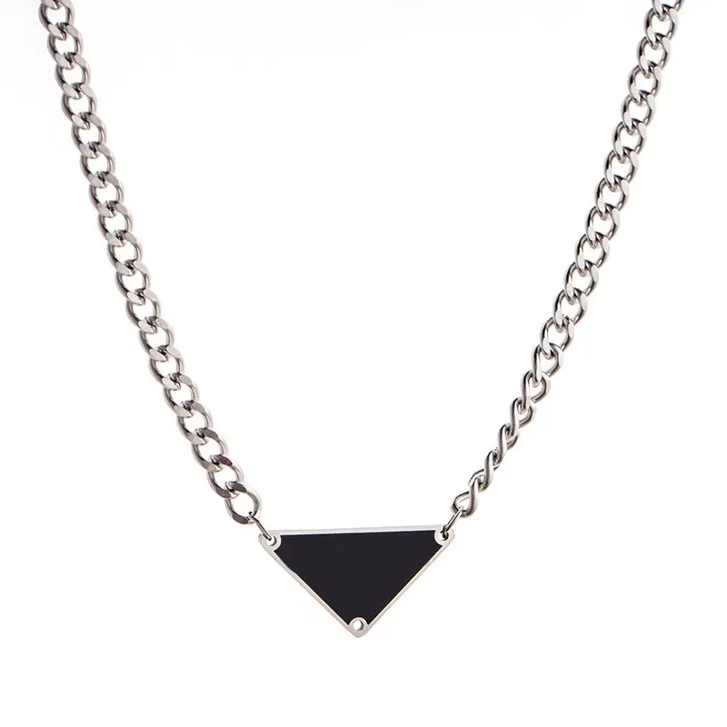 Collier de bijoux de créateur, chaînes de collier de créateur de bijoux pour hommes, couleur argent, lettres triangulaires, amour, tendance, punk, chaîne pendentif personnalisée