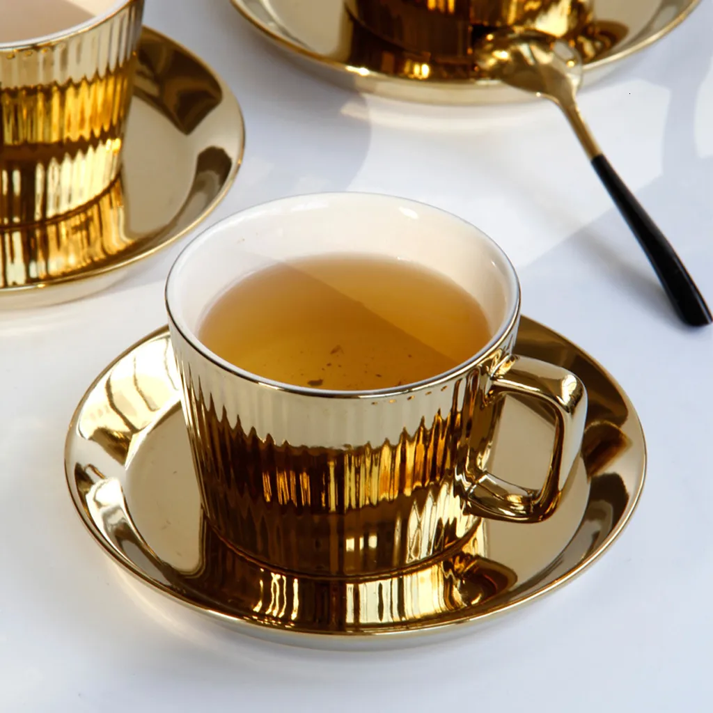 Tassen 250 ml Gold plattiert Keramik Tee Kaffeetasse Setcer Set European Style White 230817